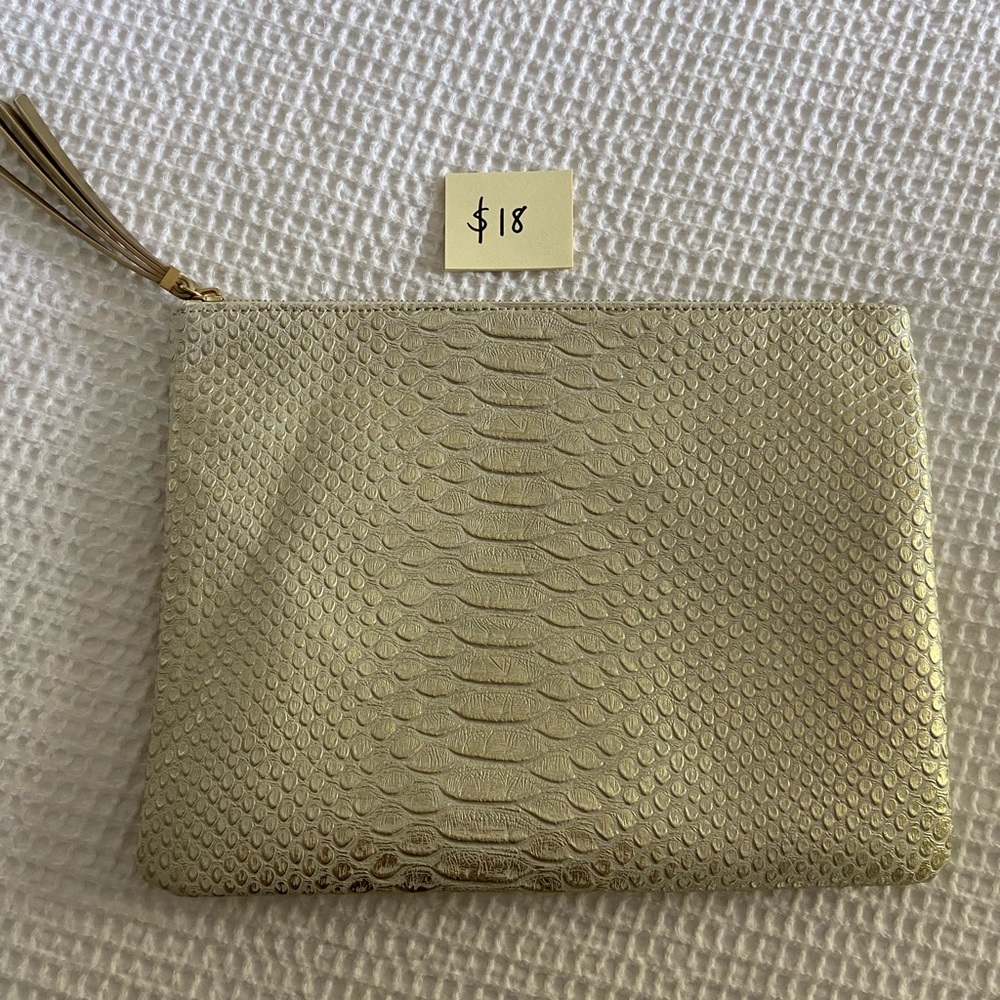 Stella & dot clutch